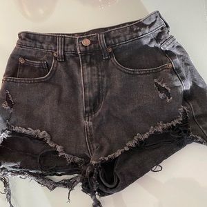 Black Distressed Shorts 🖤